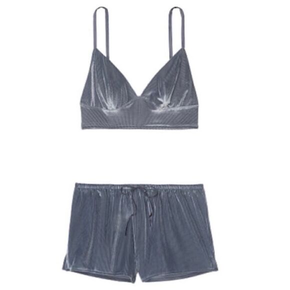 Victoria's Secret Velvet Rib short set Size XS
(Blackpearl) - Picture 2 of 5